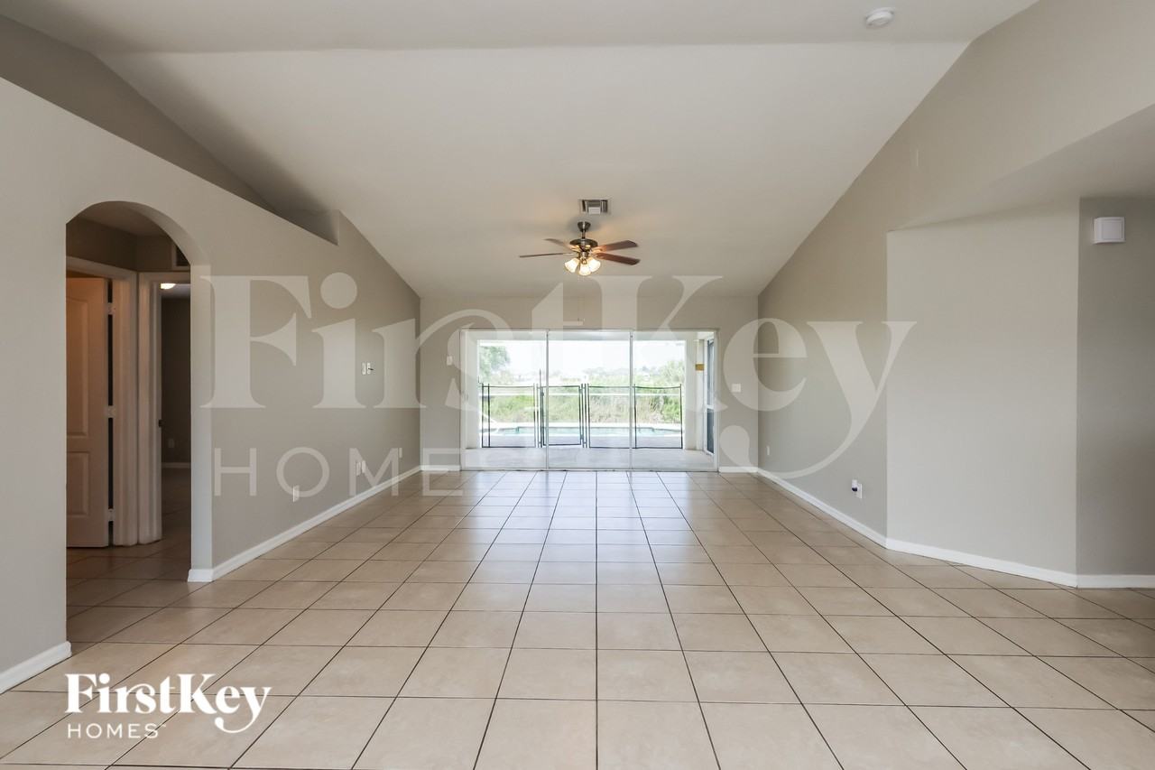 412 Nw 23rd Ave - Photo 3 of 19