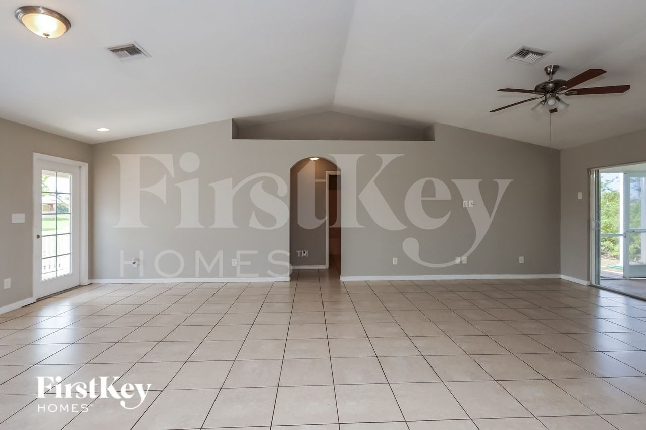 412 Nw 23rd Ave - Photo 5 of 19
