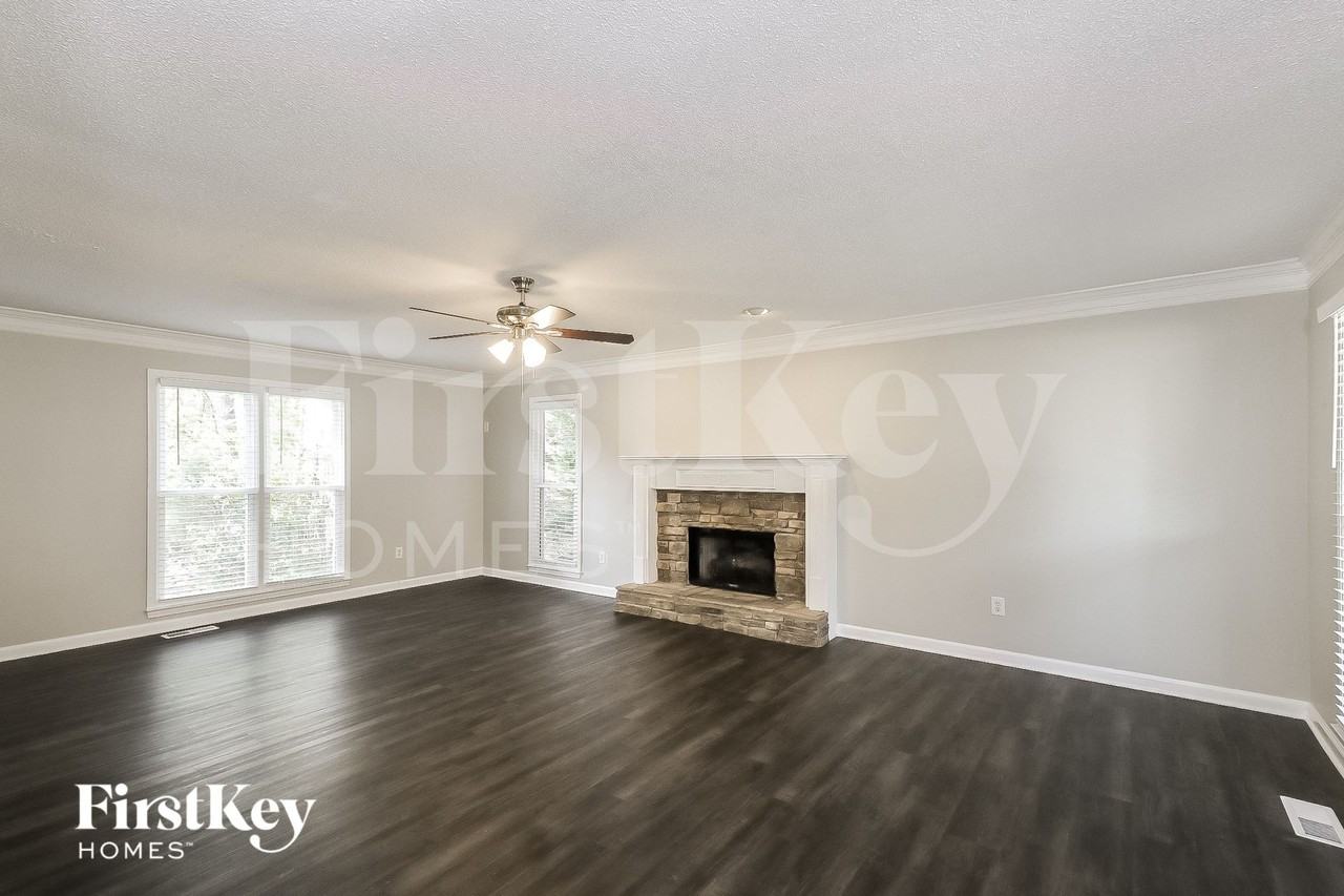 20 Abbey Ln - Photo 2 of 15