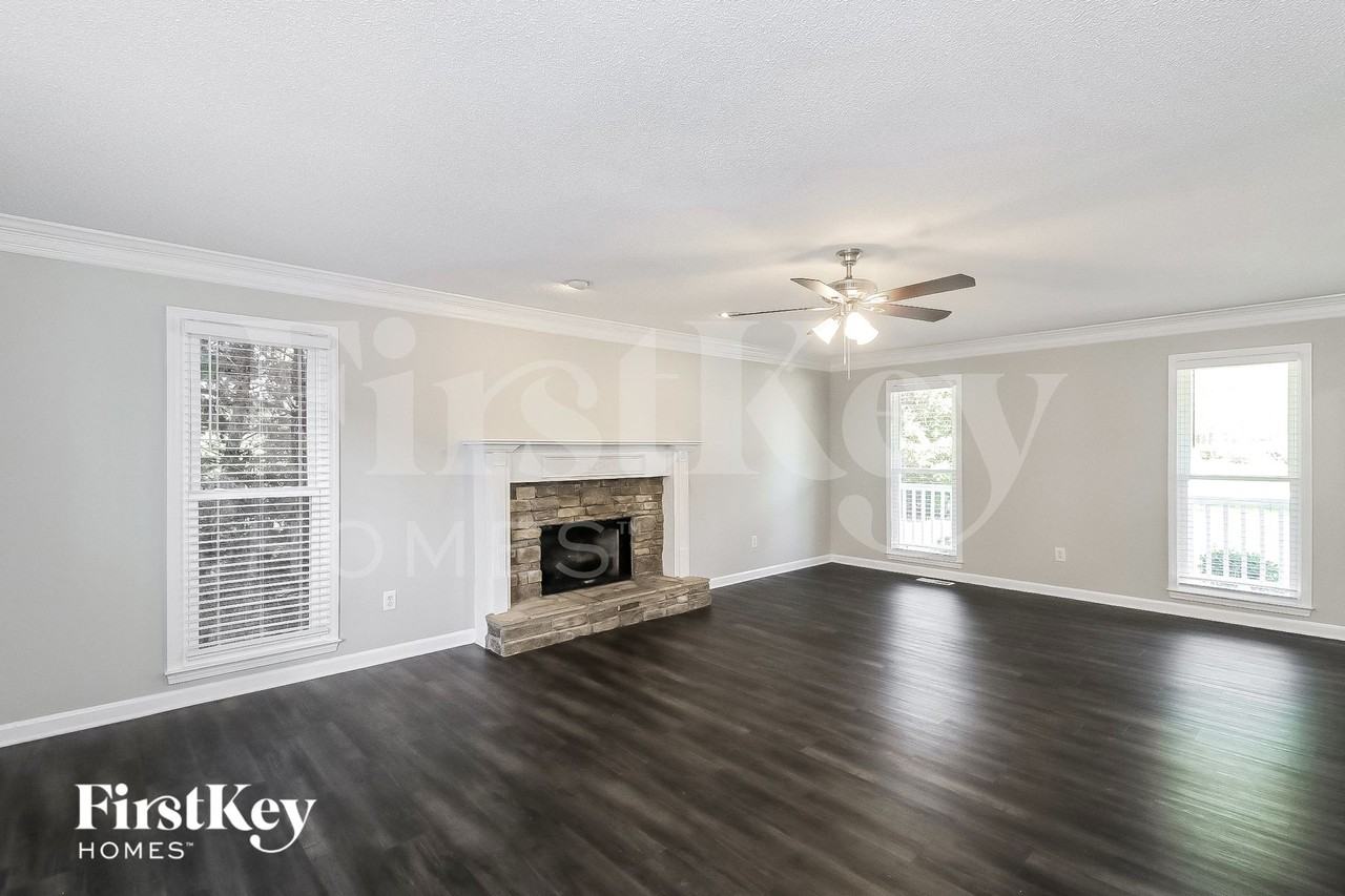 20 Abbey Ln - Photo 3 of 15