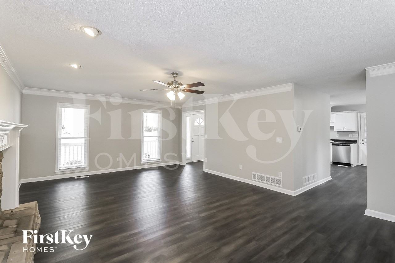 20 Abbey Ln - Photo 4 of 15