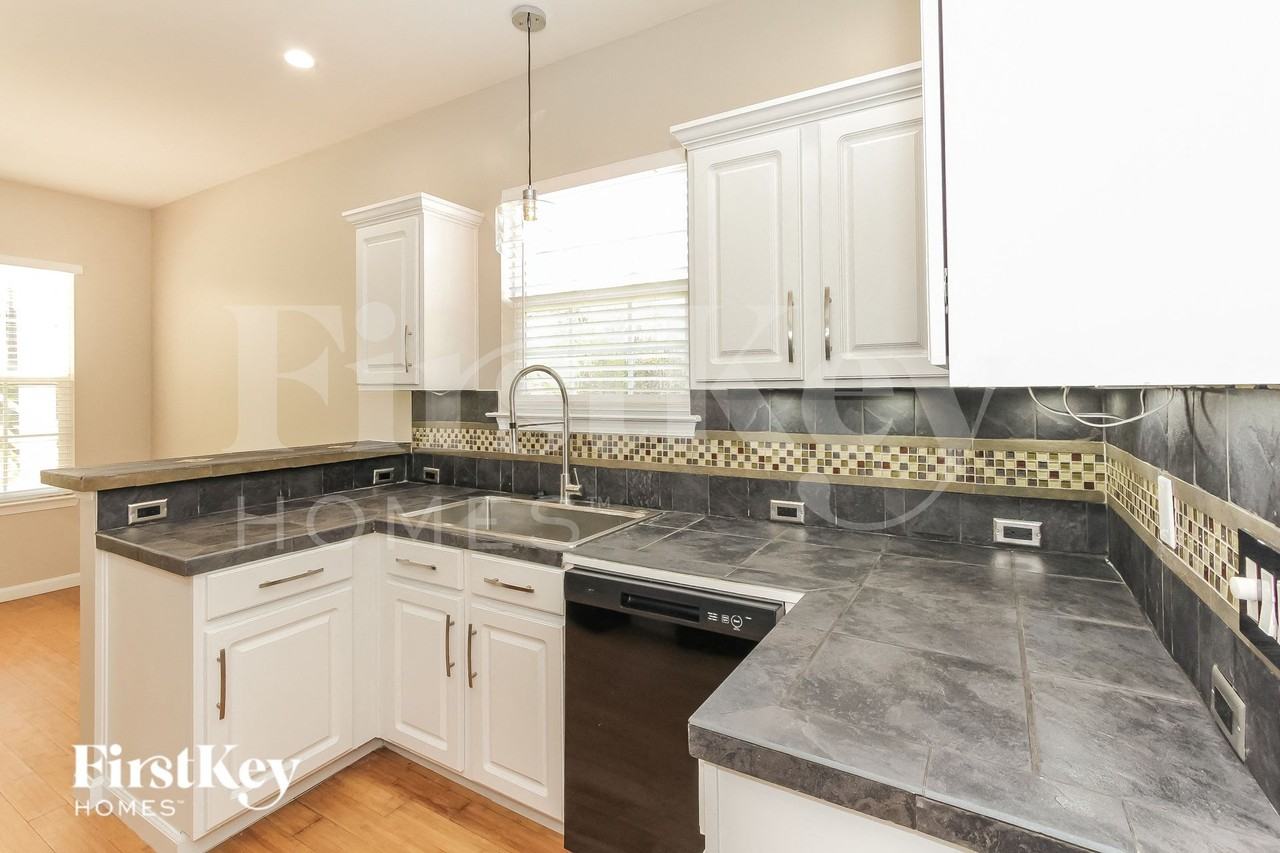 133 Autry Ave - Photo 6 of 14