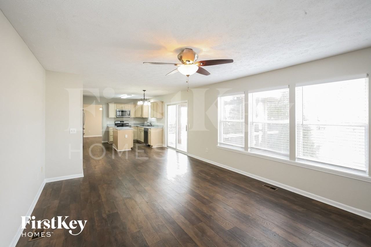 902 Hearthside Ct - Photo 4 of 15