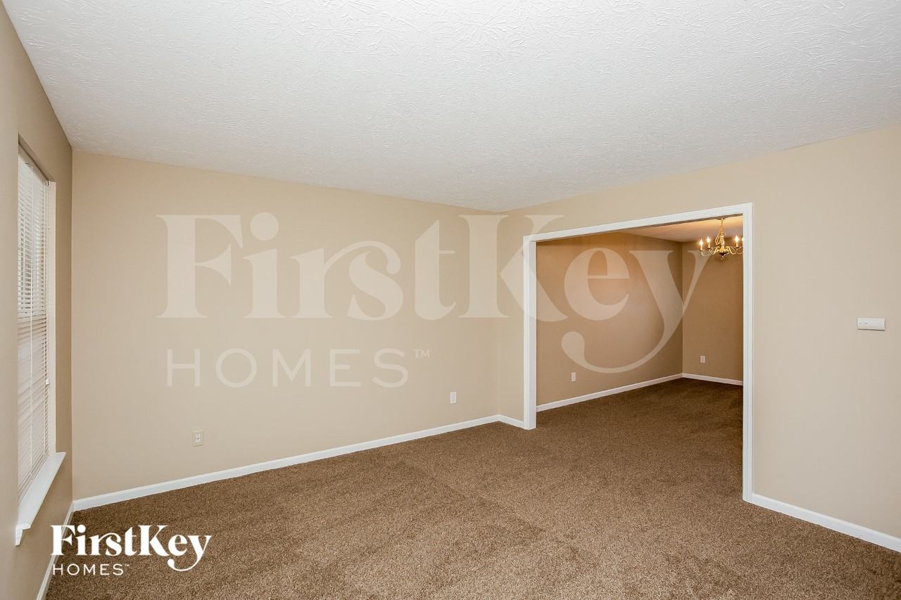 11749 Gatwick View Dr - Photo 4 of 16