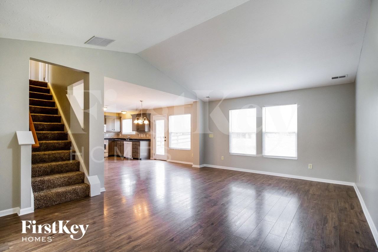 17 Shady Creek Ln - Photo 3 of 15