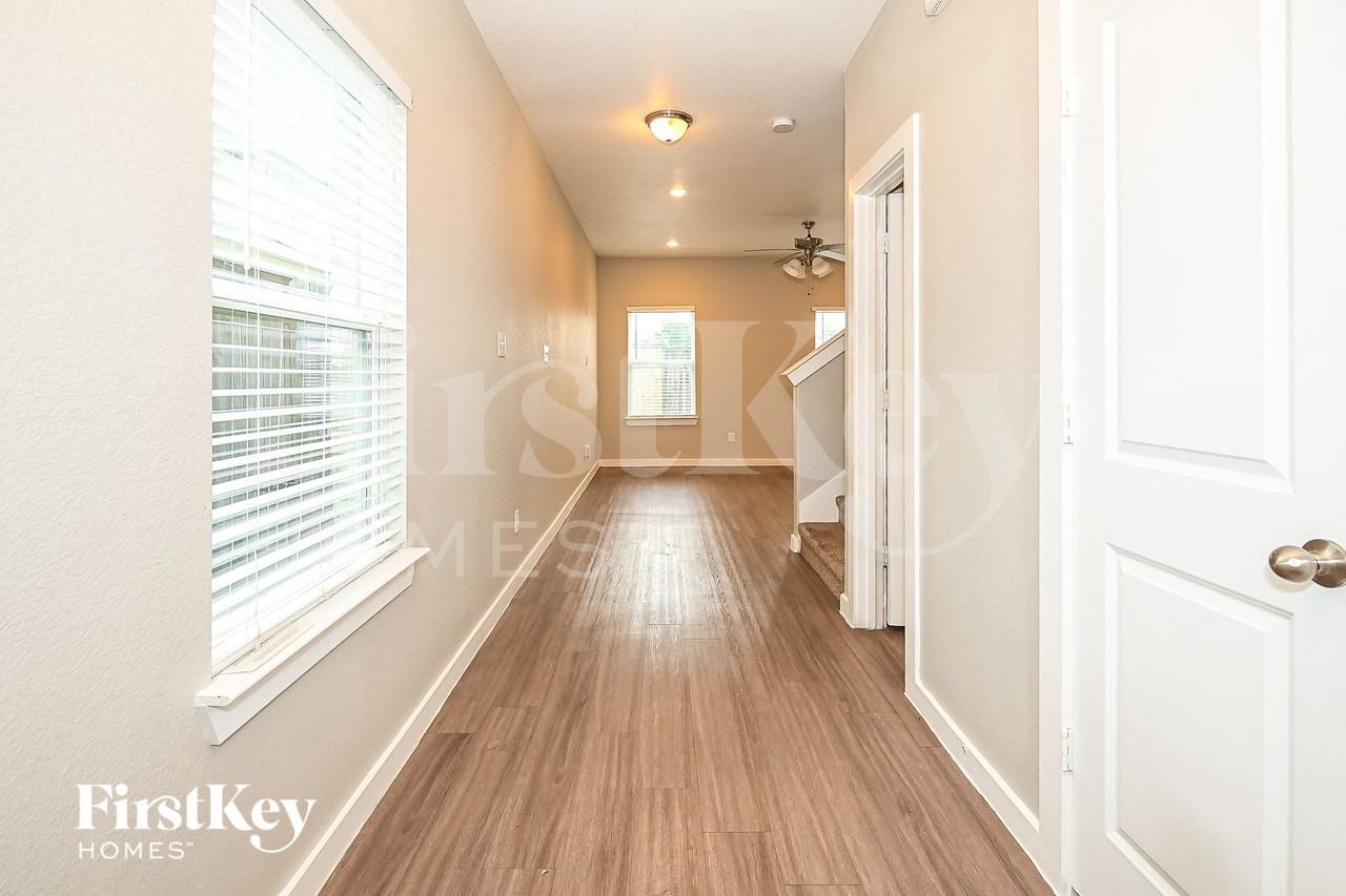 9951 Rio Doso Dr - Photo 2 of 15