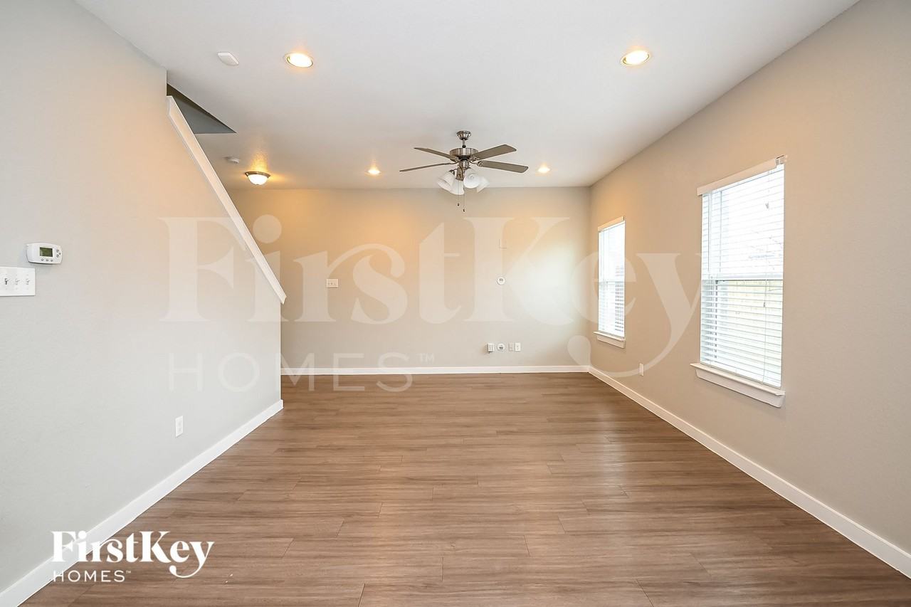 9951 Rio Doso Dr - Photo 4 of 15