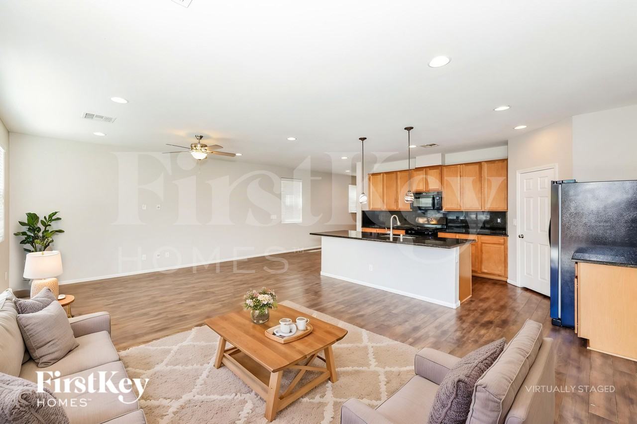 9809 Dryden Ct - Photo 4 of 19