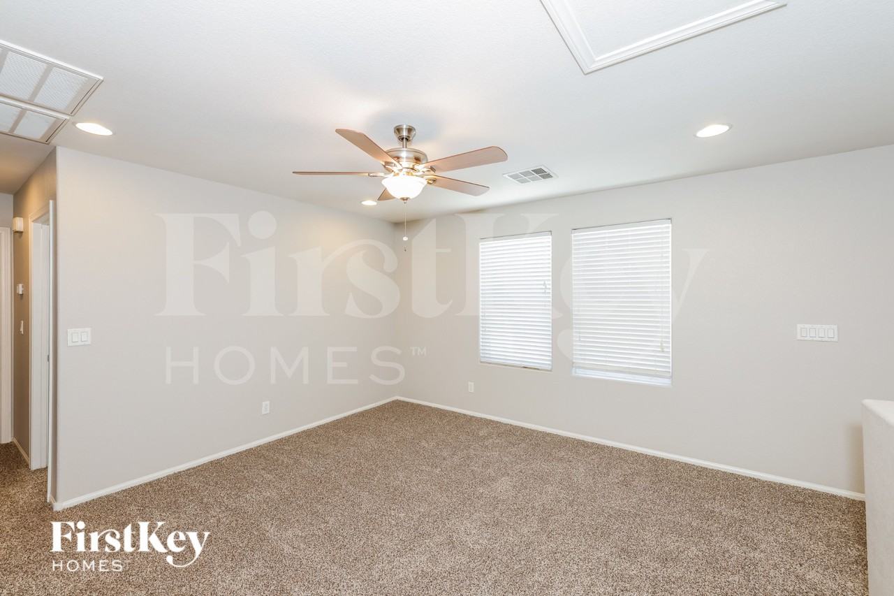 9809 Dryden Ct - Photo 6 of 19
