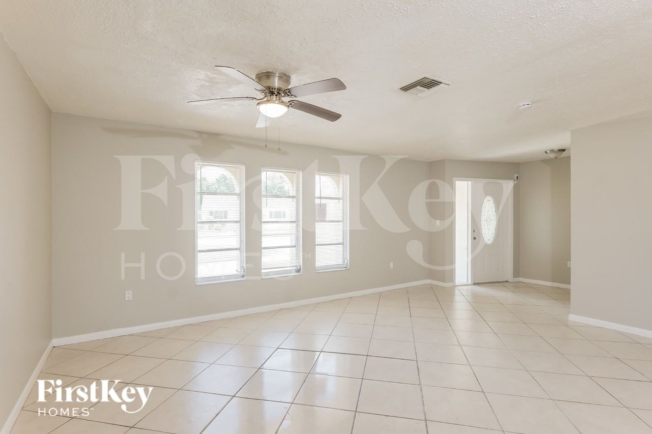 904 Se 34th Ter - Photo 2 of 20