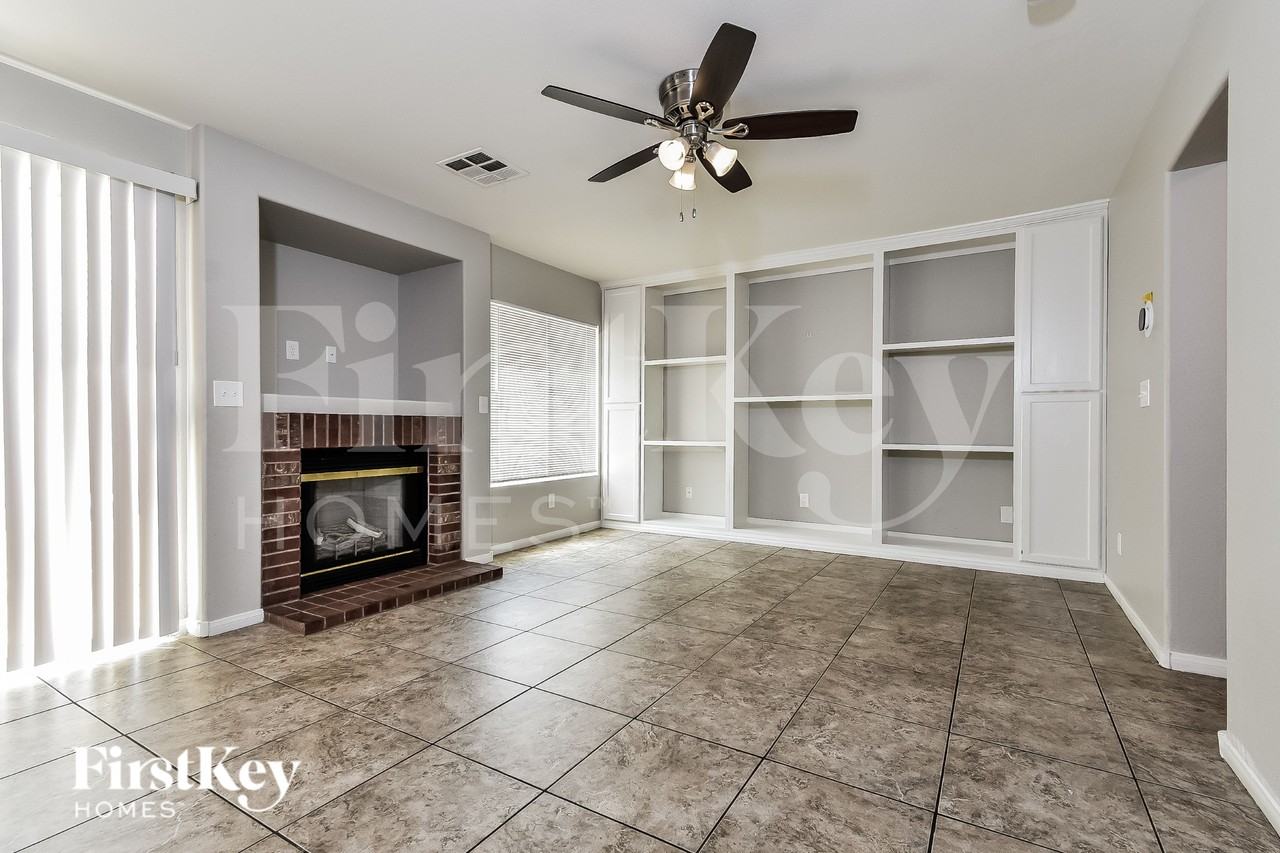 8717 Blooming Sand Ave - Photo 4 of 16