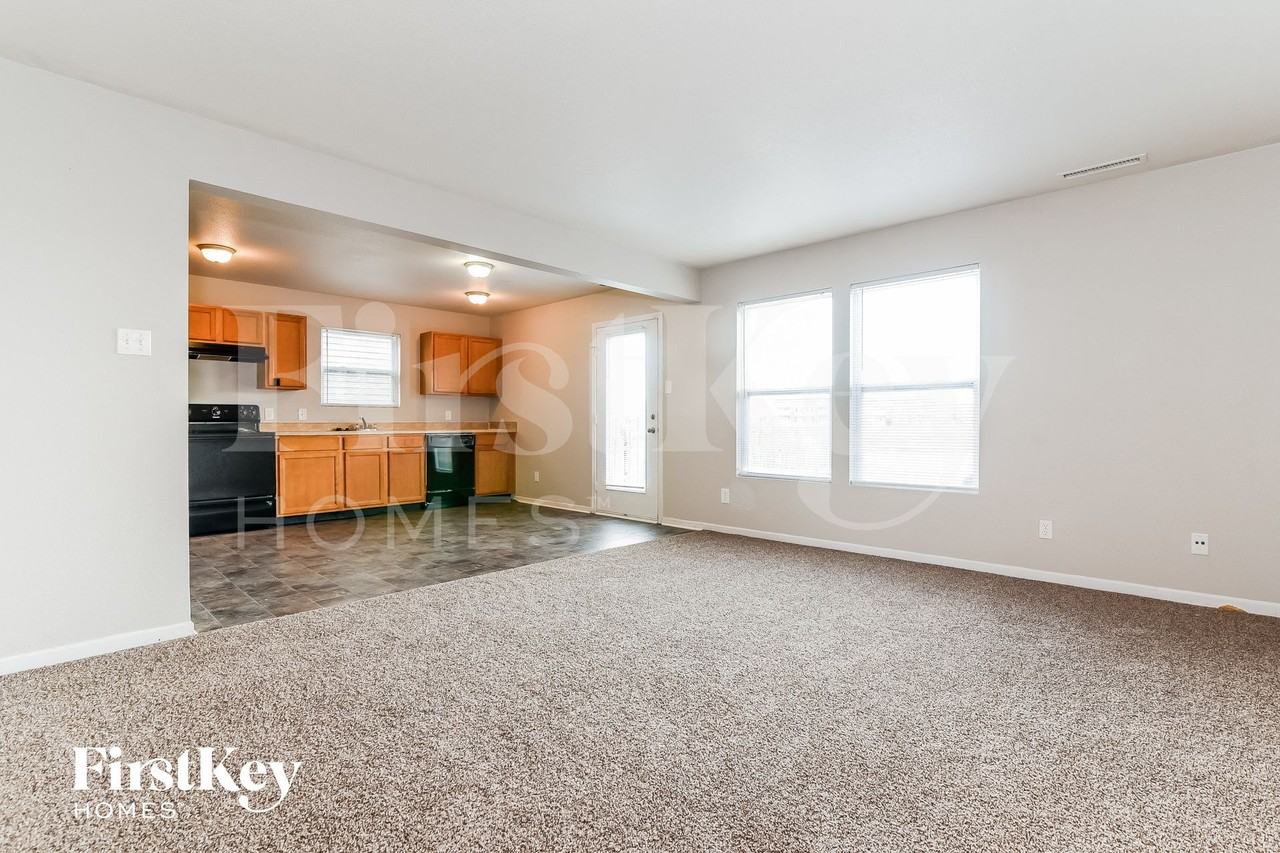 8624 Hosta Way - Photo 5 of 15