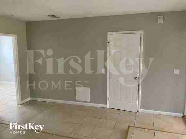 8313 Oleander Ln - Photo 2 of 11