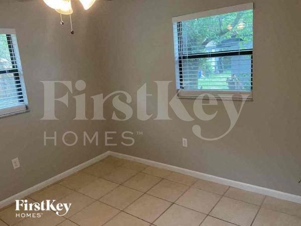 8313 Oleander Ln - Photo 6 of 11