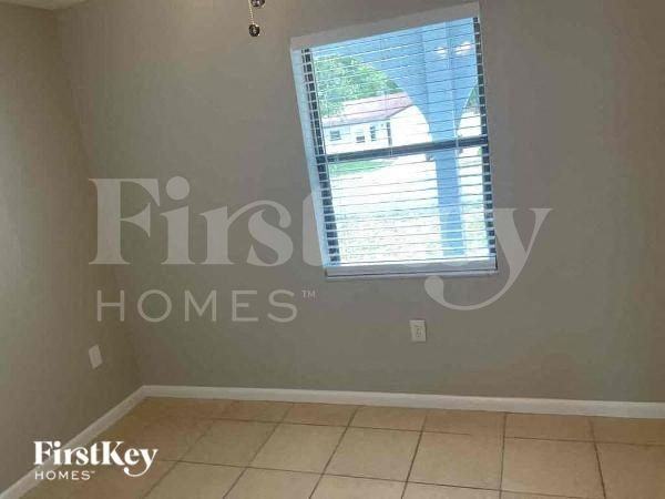 8313 Oleander Ln - Photo 7 of 11
