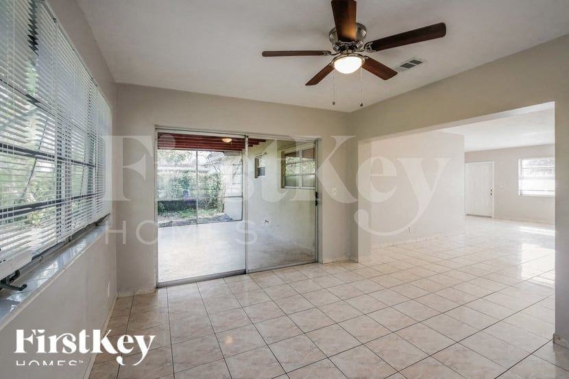 621 Sw 69th Ter - Photo 5 of 15