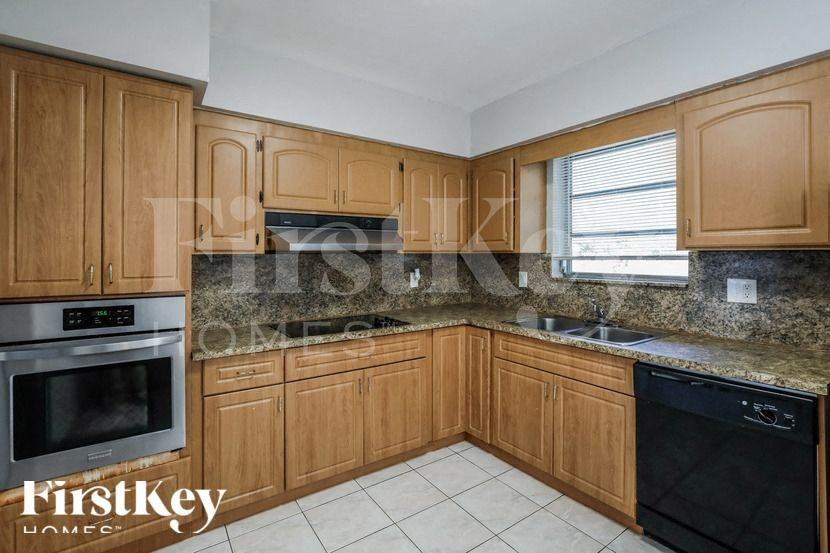 621 Sw 69th Ter - Photo 6 of 15