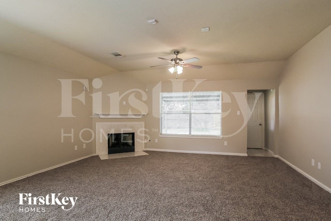 5231 Flax Bourton St - Photo 3 of 15