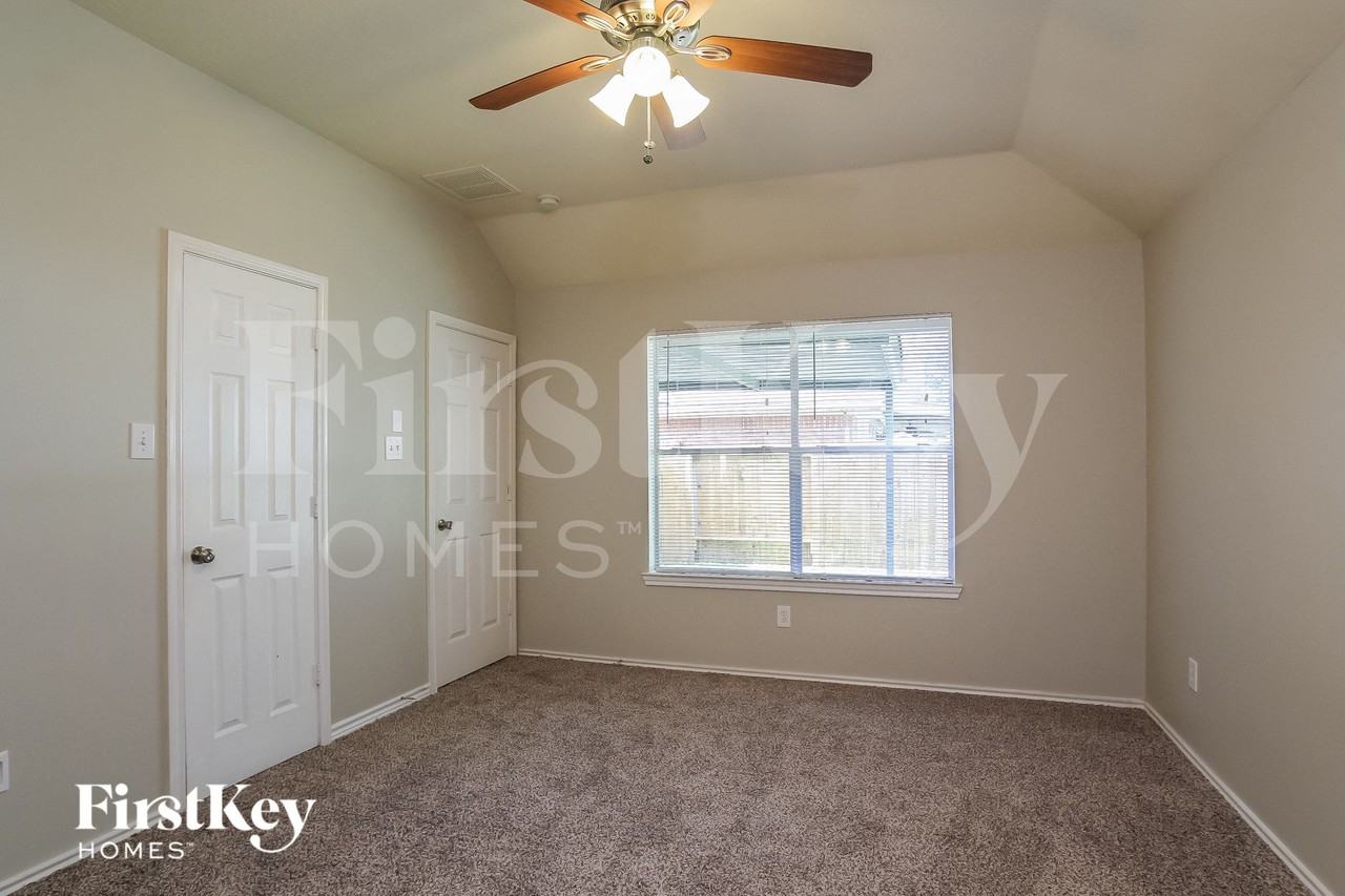 5231 Flax Bourton St - Photo 7 of 15