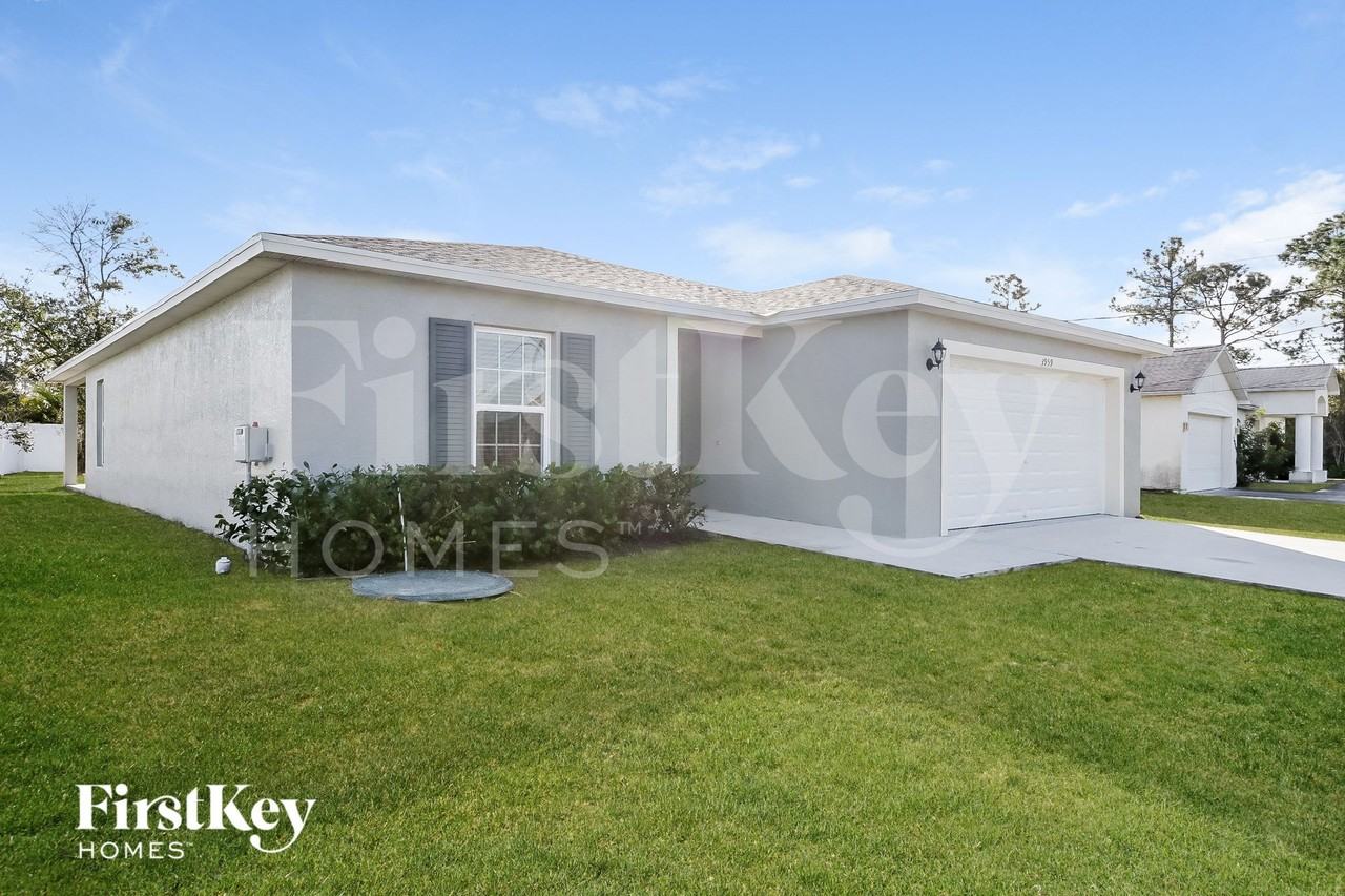 3959 Sw Halcomb St - Photo 2 of 15