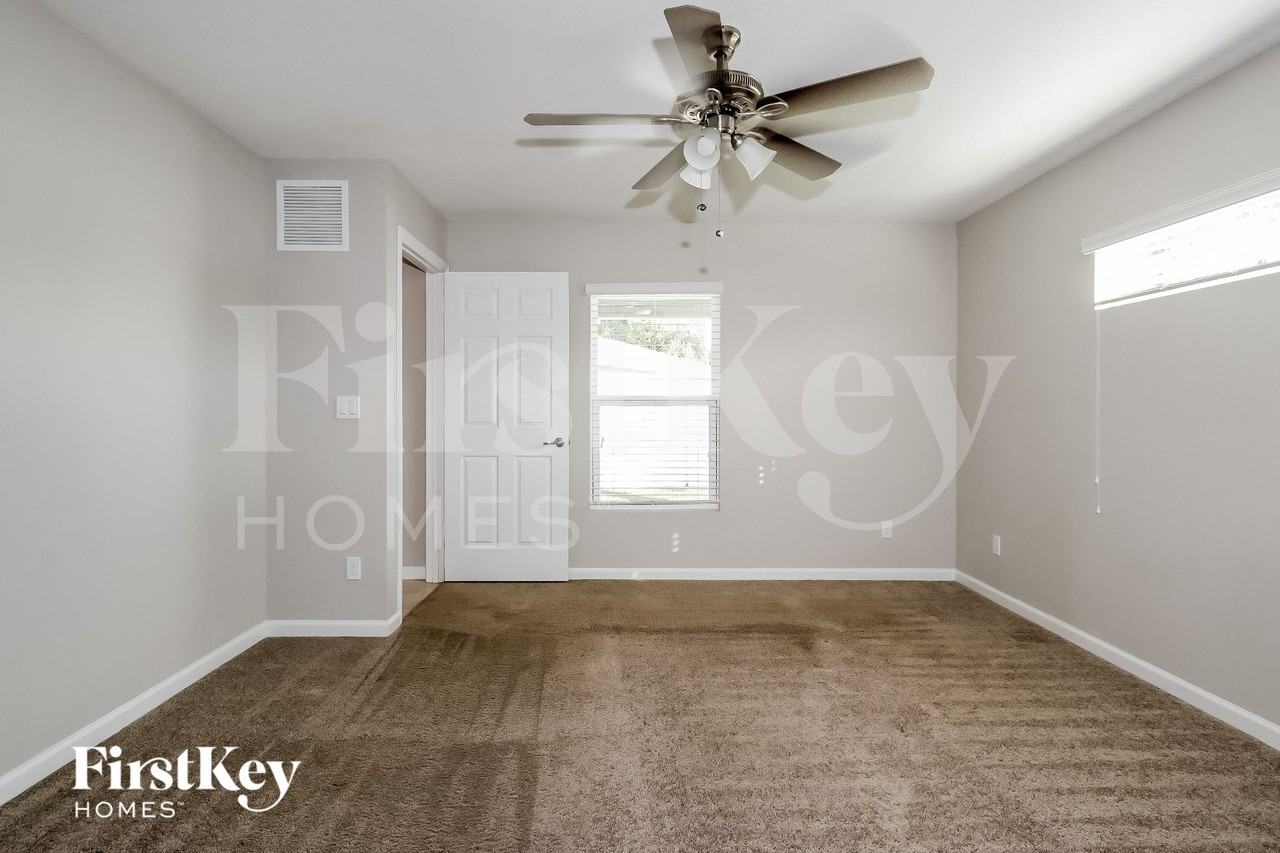 3959 Sw Halcomb St - Photo 6 of 15