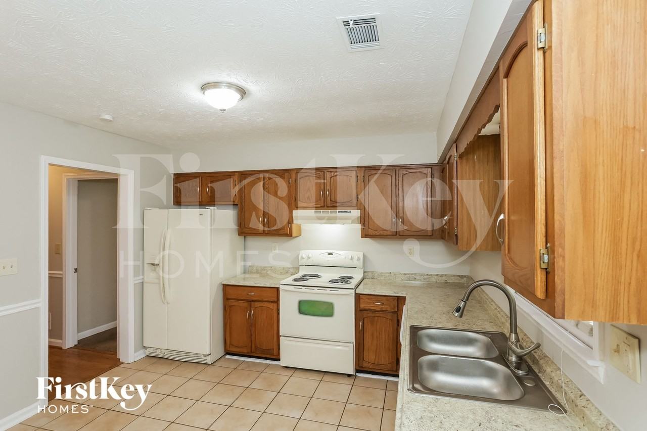 3900 Hadley Farm Dr - Photo 6 of 15