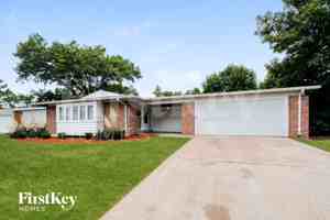 featured image of 3065 Parker Rd
