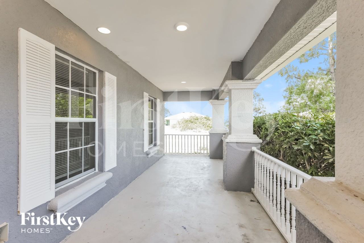 2824 Nw 23rd Ave - Photo 2 of 20