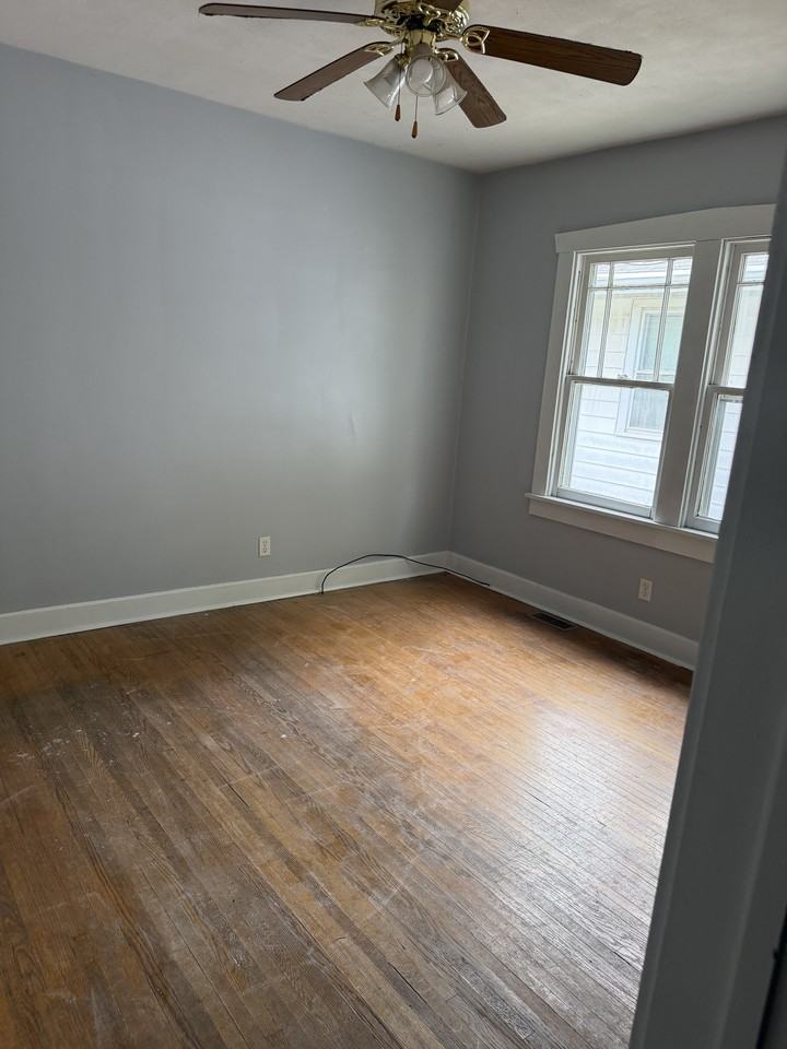 2328 S 10th St #1 - Photo 4 of 9