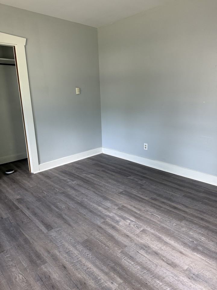 2328 S 10th St #1 - Photo 5 of 9