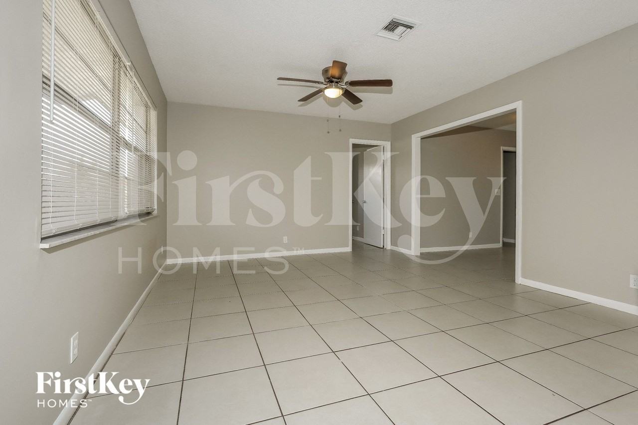 220 Broward Ave - Photo 3 of 15