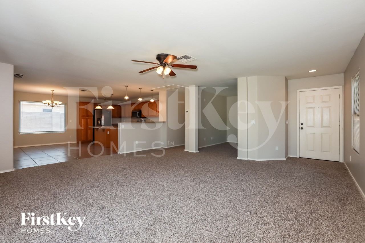 2050 W Hayden Peak Dr - Photo 3 of 16