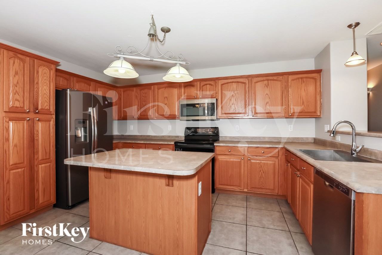 2050 W Hayden Peak Dr - Photo 6 of 16