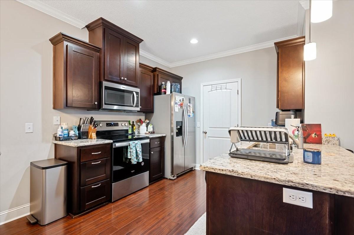 158 Hamlet Ct #1 - Photo 7 of 11