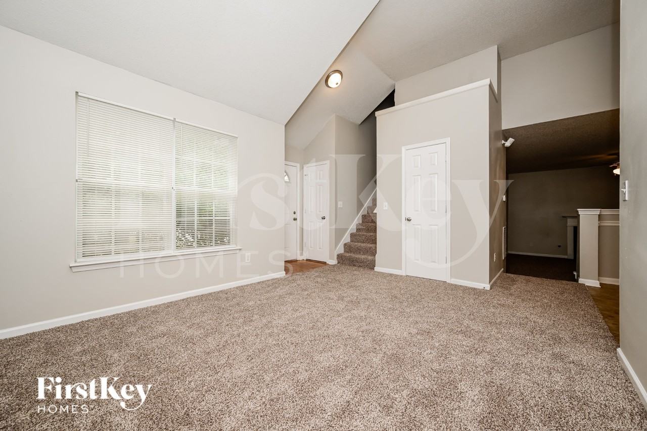 141 Edison Dr - Photo 2 of 19