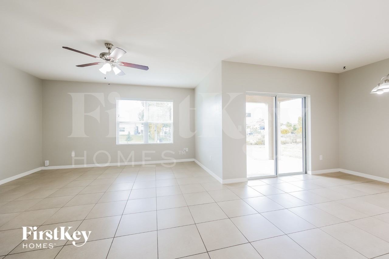1406 Nw 7th Ave - Photo 3 of 16