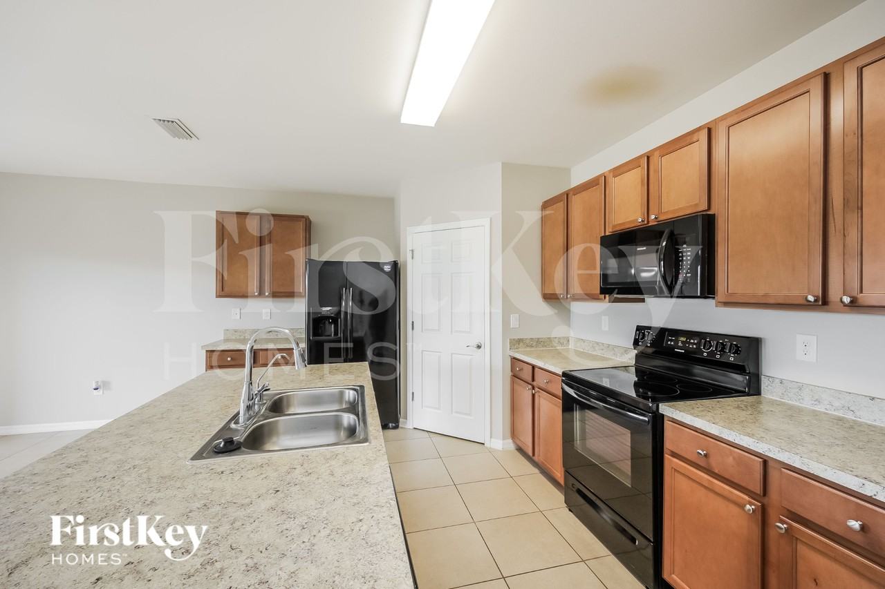 1406 Nw 7th Ave - Photo 6 of 16