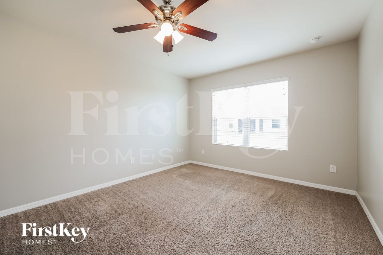 1406 Nw 7th Ave - Photo 7 of 16