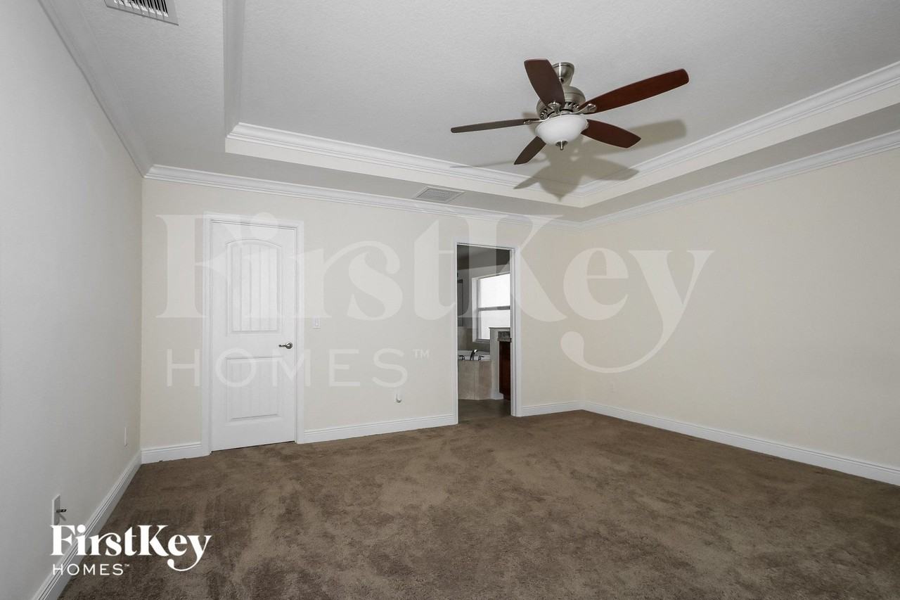 1262 Sw San Esteban Ave - Photo 7 of 15