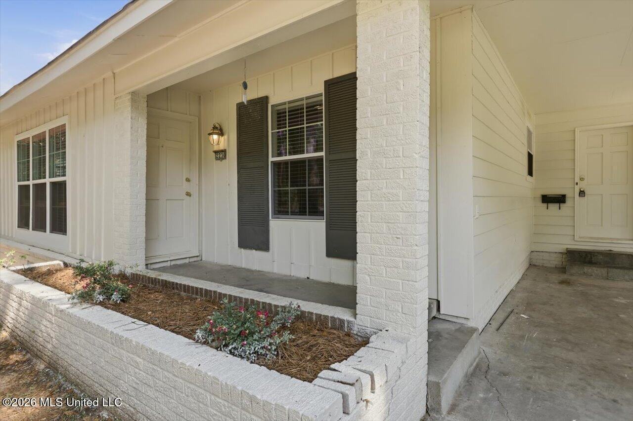 2230 E Northside Dr - Photo 2 of 15
