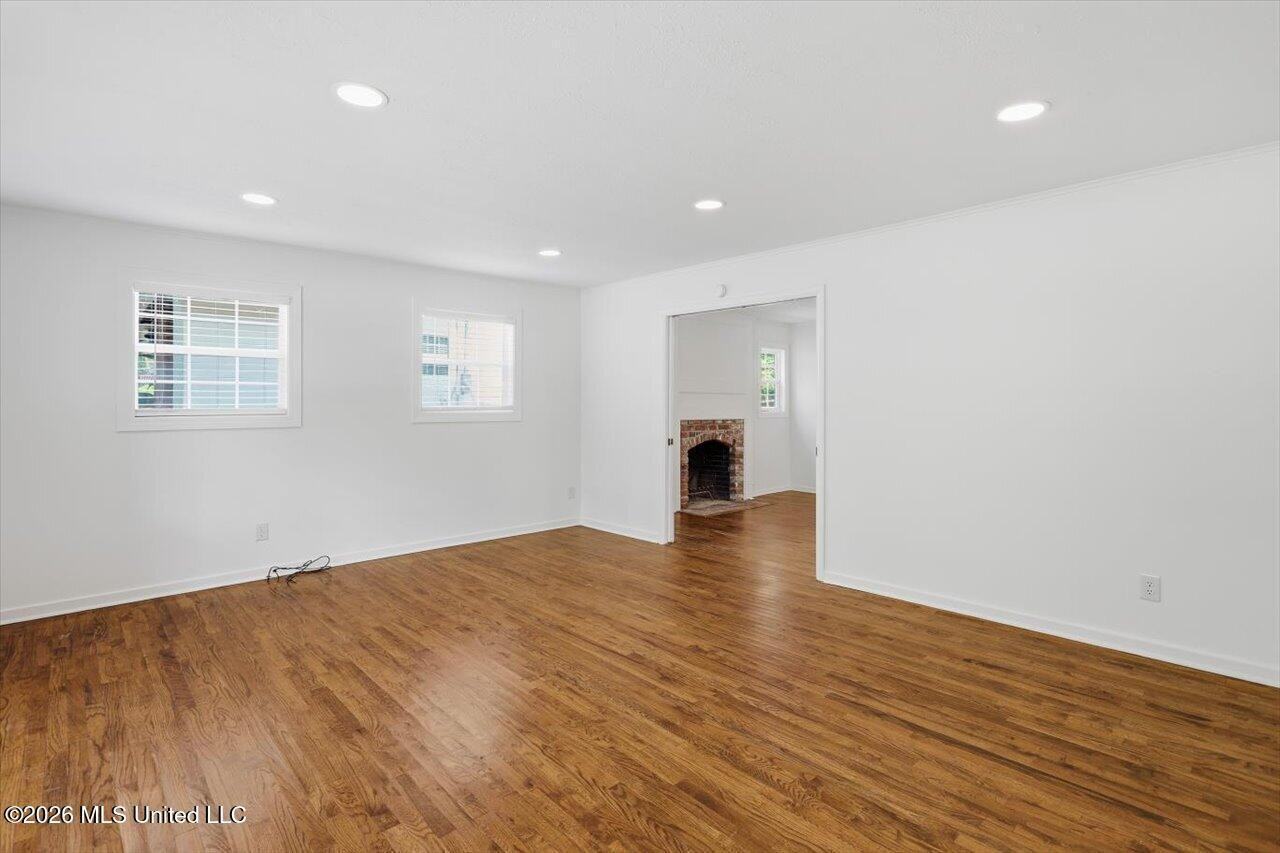 2230 E Northside Dr - Photo 3 of 15