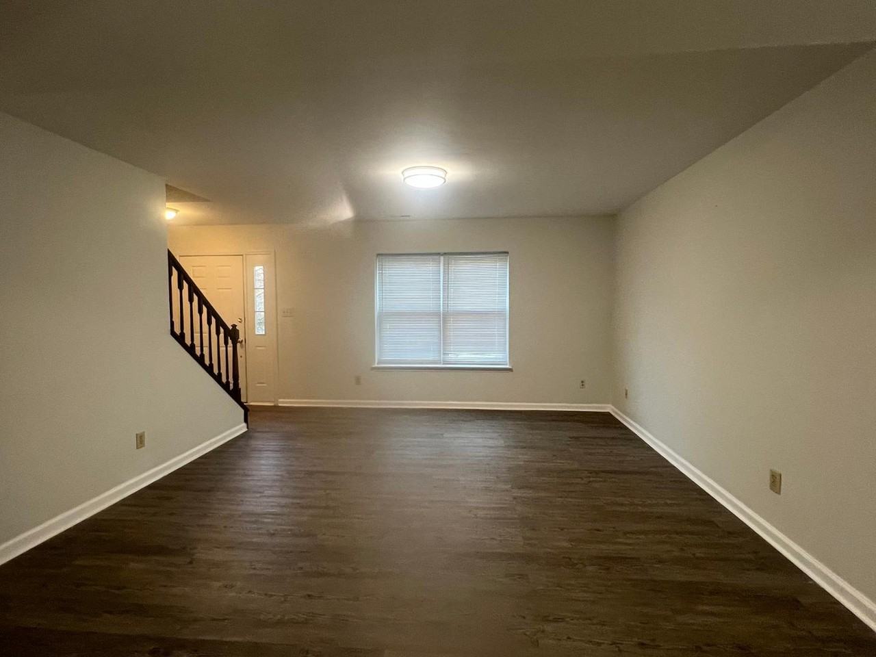 247 Palace Dr - Photo 3 of 46