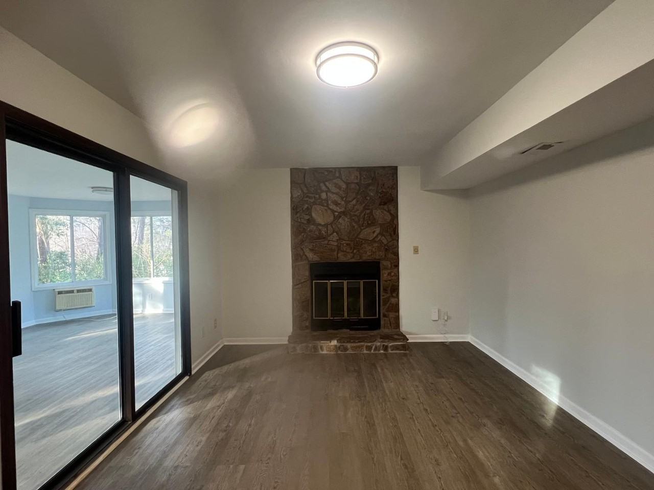 247 Palace Dr - Photo 7 of 46