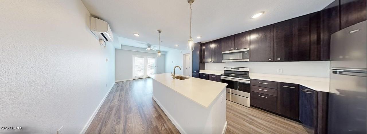 11850 W Fillmore St #3 - Photo 3 of 20