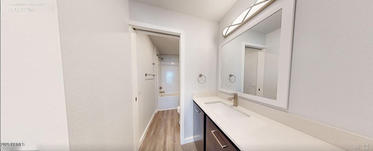 11850 W Fillmore St #3 - Photo 4 of 20
