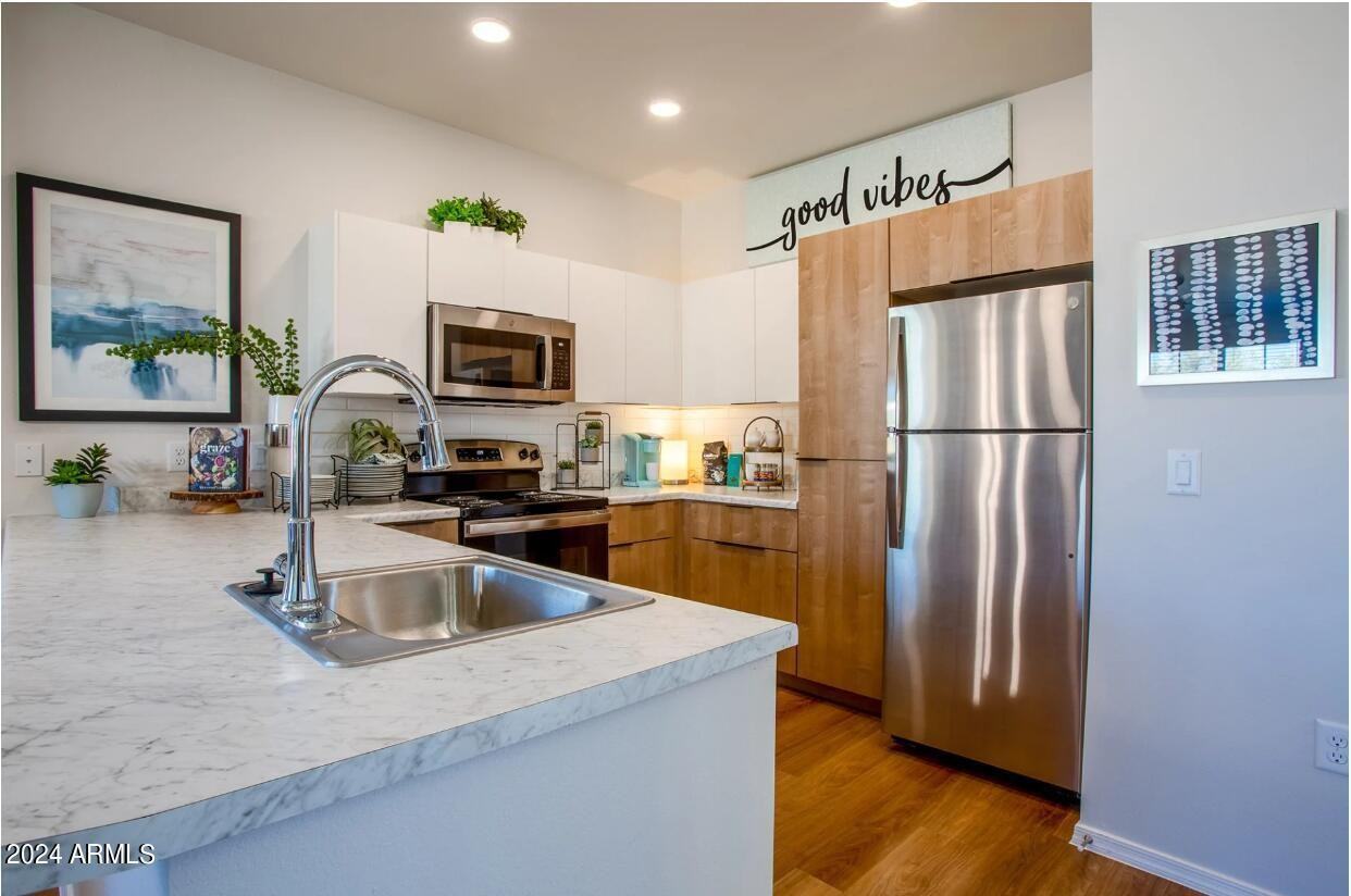 677 E Commonwealth Pl #3 - Photo 3 of 19