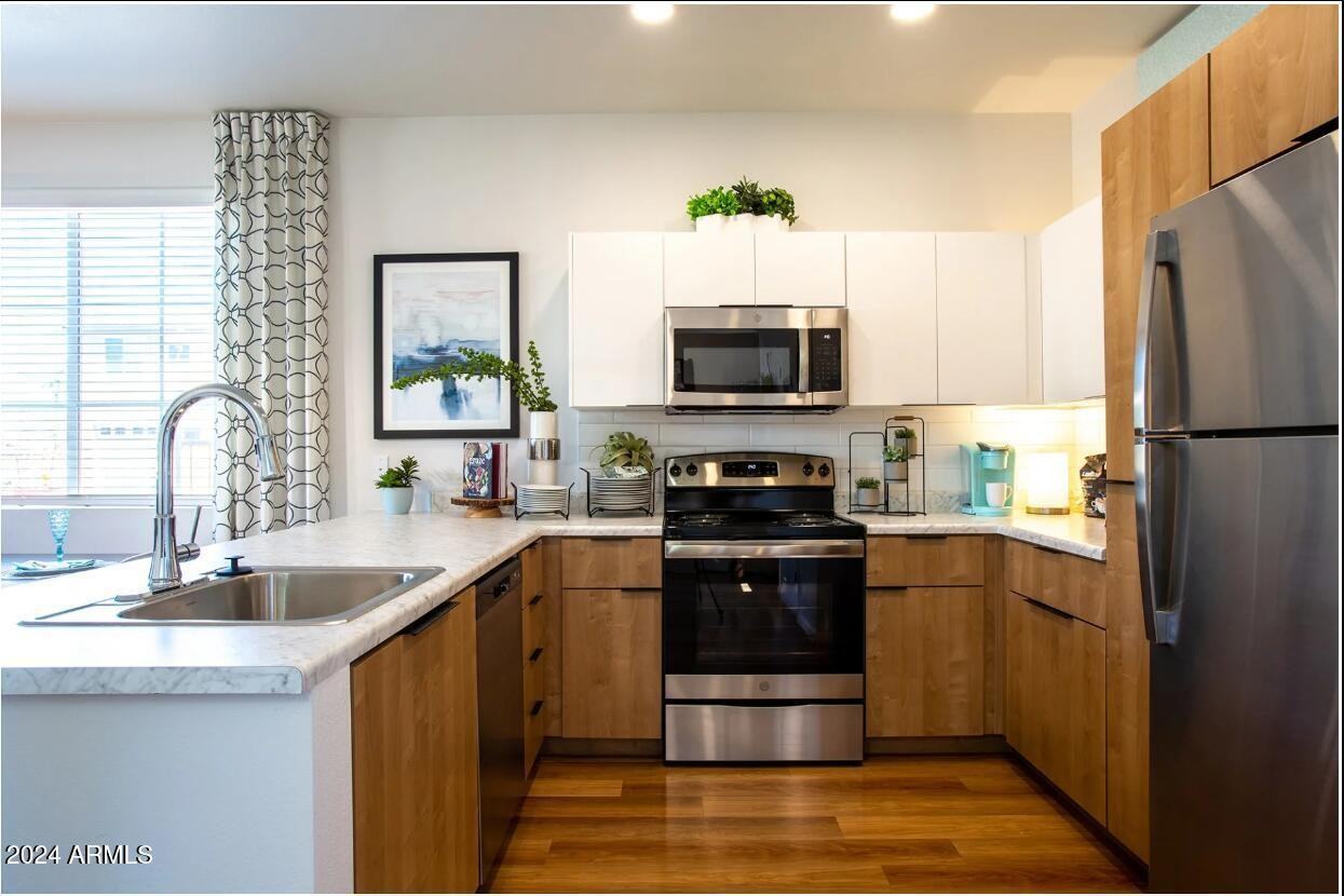677 E Commonwealth Pl #3 - Photo 4 of 19