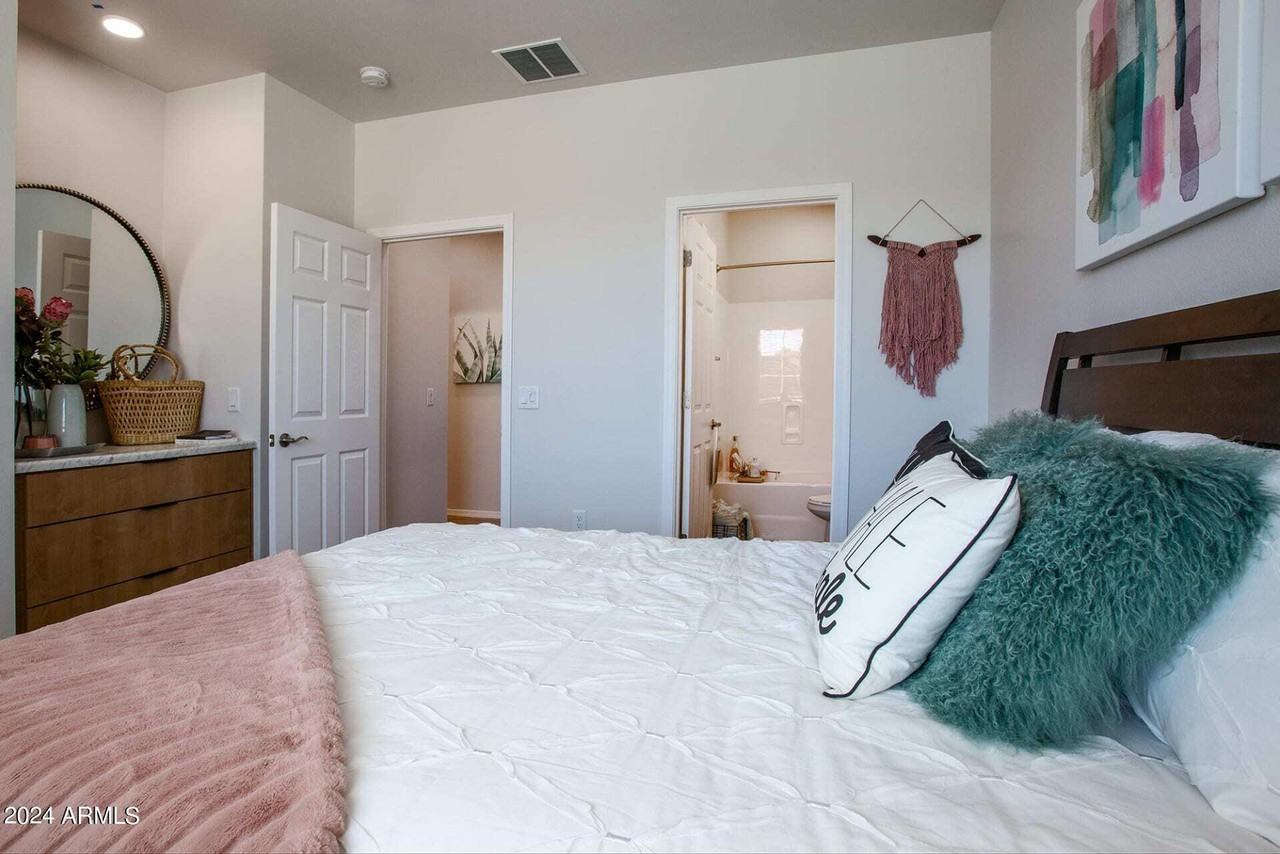 677 E Commonwealth Pl #3 - Photo 7 of 19