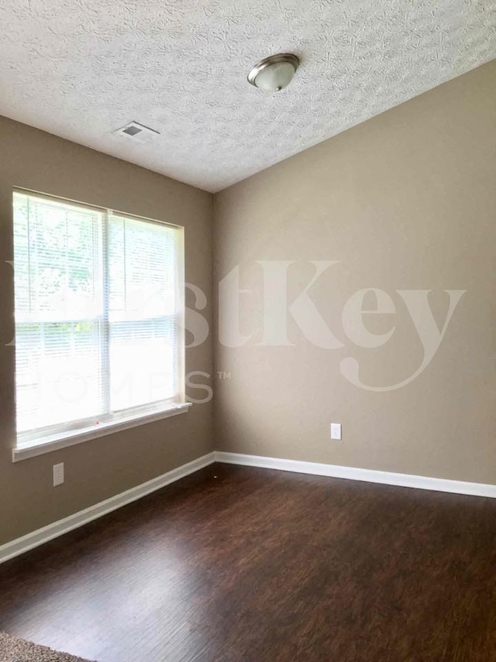 10531 Moqui Ct - Photo 6 of 18