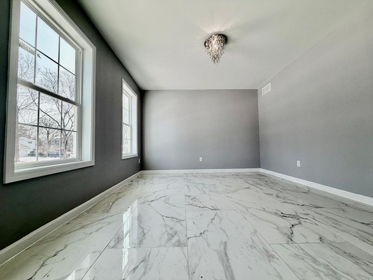 3945 Imperial Blvd - Photo 5 of 43